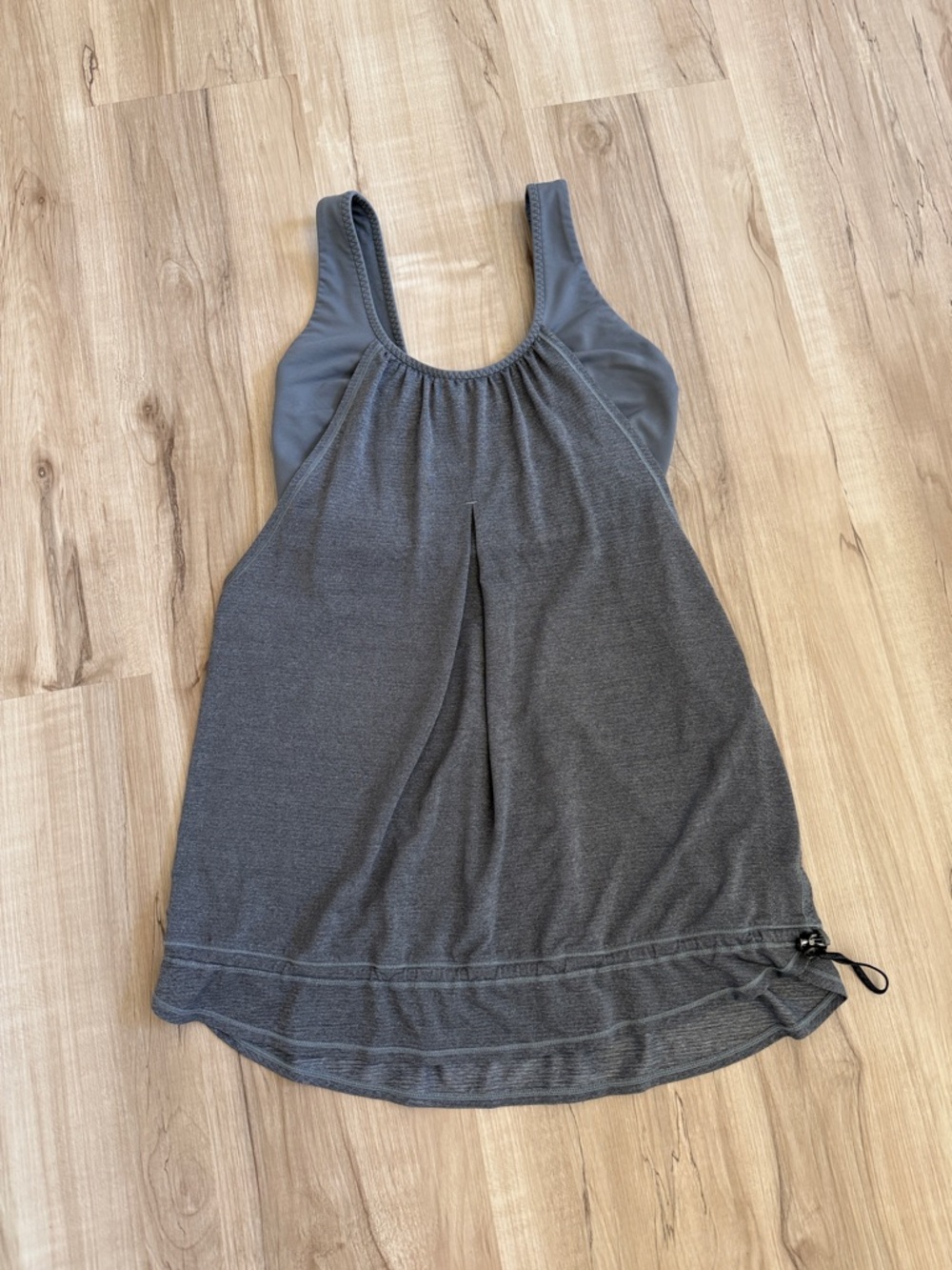 Women's lululemon Gray Athletic built in sports bra/ Tank Top